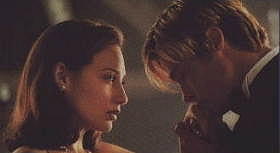 Movie still, Brad Pitt and Claire Forlani in Meet Joe Black, Festivale film reviews section; meetjoeblack.jpg - 5567 Bytes