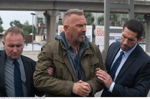 movie still, Kevin Costner in Criminal, Festivale film reviews; 600x395