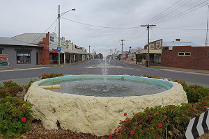 Fountain, Hopetoun courtesy Hopetoun Progress Association Inc; 300x200